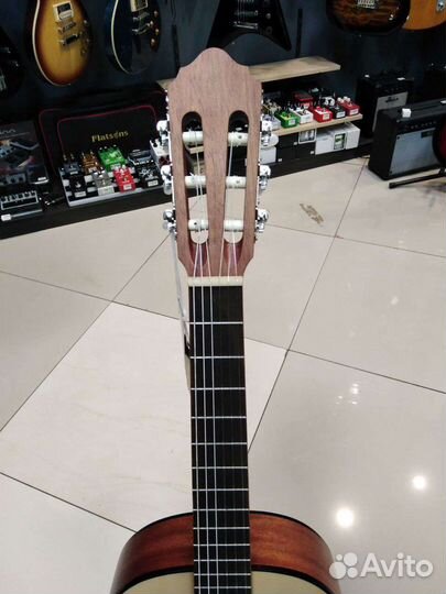 Гитара классическая новая с чехлом