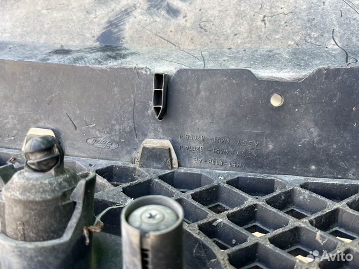 Решетка радиатора Форд Фокус 2