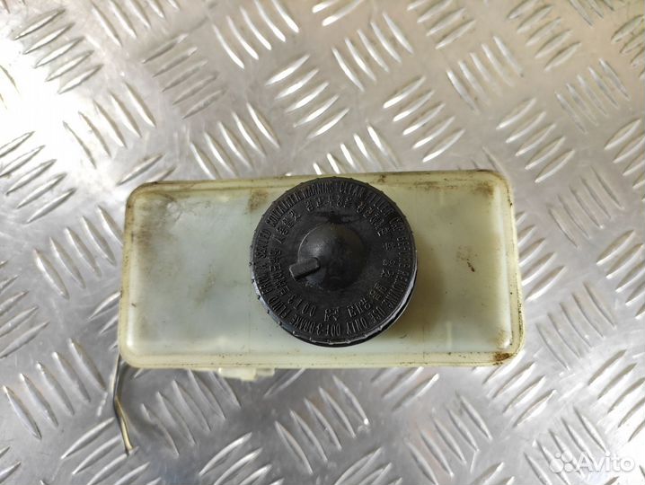 Бачок главного тормозного цилиндра Kia Sportage 19