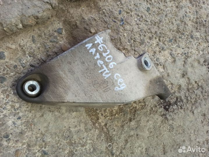 Кронштейн генератора Chevrolet Lacetti, седан