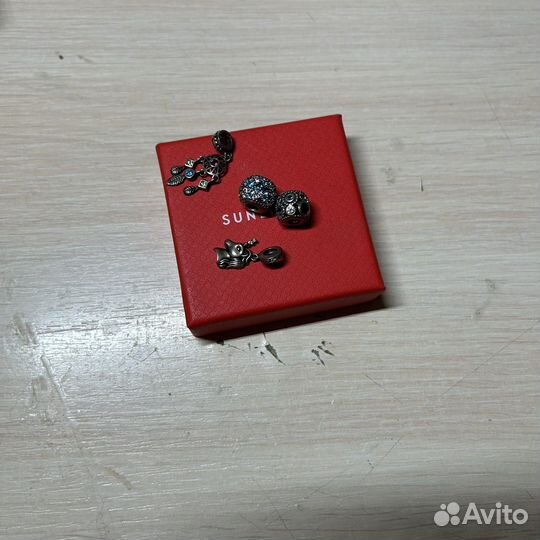 Браслеты Sunlight с подвесками