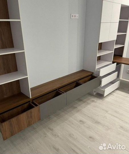 Рабочая зона у окна