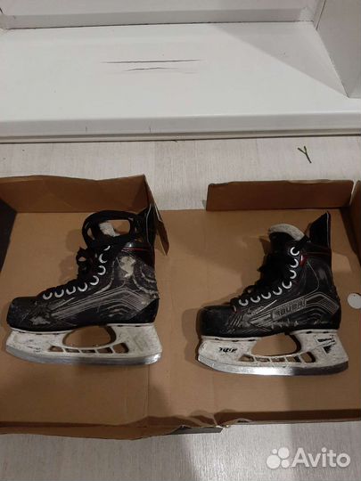 Коньки хоккейные