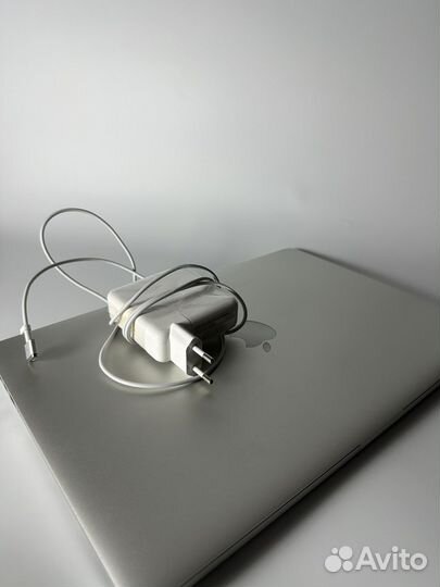 MacBook Pro 15-inch 2015 16/256gb Silver