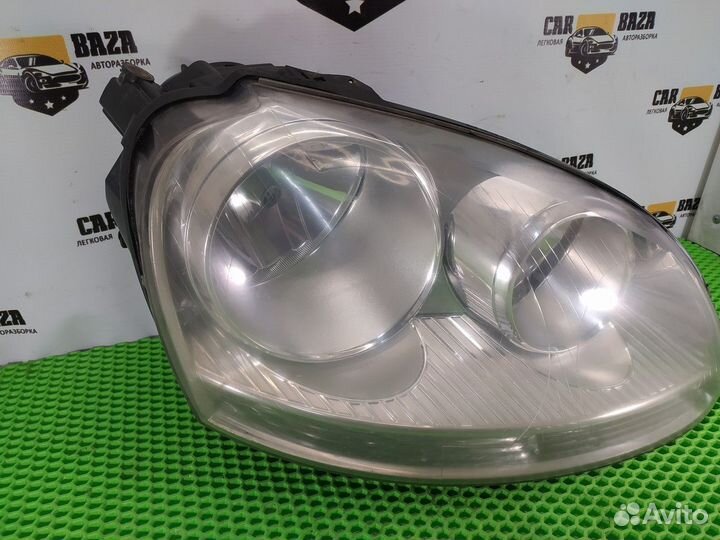 Фара правая R Volkswagen Jetta