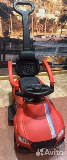 Машинка каталка с ручкой