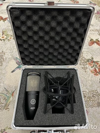 Студийный микрофон AKG p220