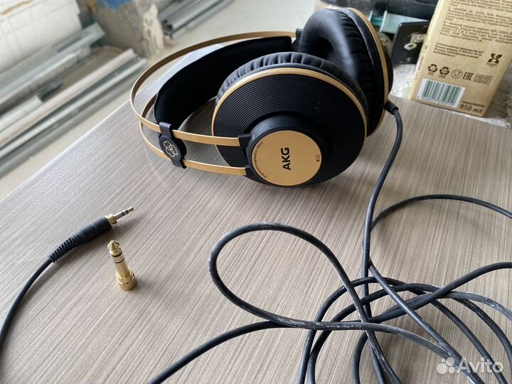 Студийные наушники akg