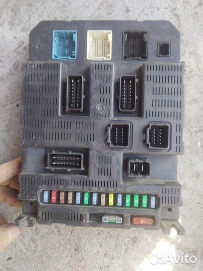 Блок предохранителей пежо 308 1.6 еп6 АКПП