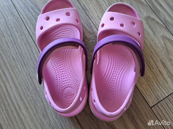 Сандалии для девочки crocs размер C 13