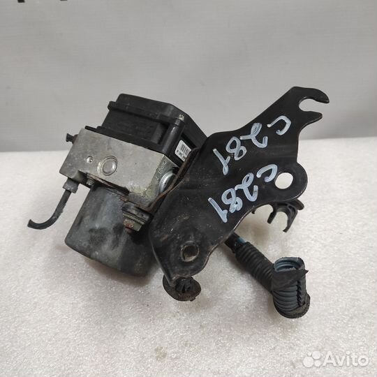 Блок ABS Toyota Auris E150