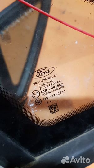 Стекло форточка правая на Ford Focus 3