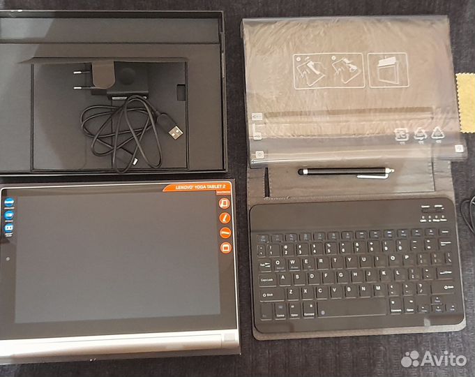 Планшет Lenovo Yoga Tablet 2 1050L 10