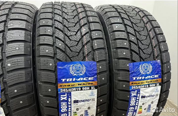 Tri Ace Snow White II 245/40 R19 и 275/35 R19 98J