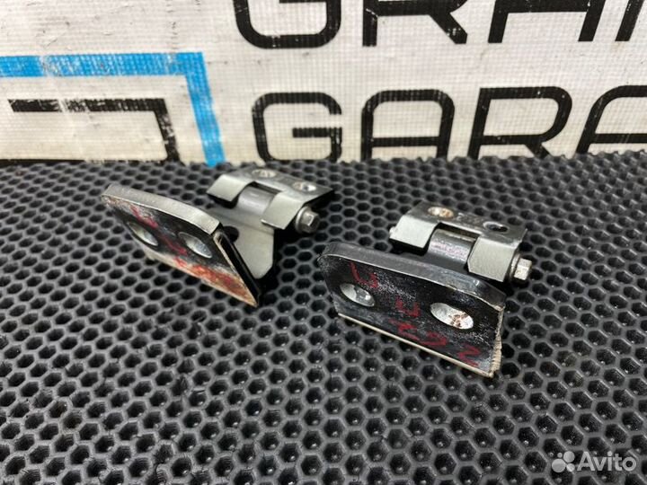 Петля двери передняя правая Bmw X3 E83