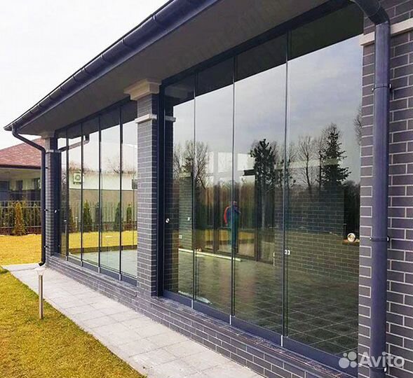 Безрамное остекление частного дома и дачи