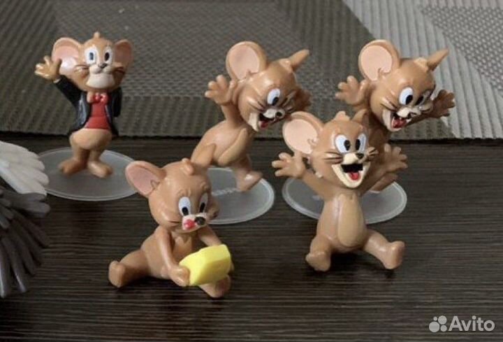 Игрушки из шоколадных яиц