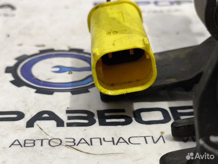 Пиропатрон петли капота правый Bmw M5 F90 4.4 I