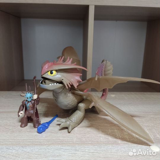 Дракон Грозокрыл от Spin Master