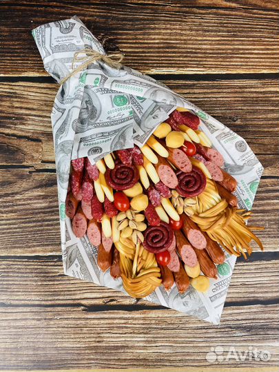 Съедобный букет для мужчины. Колбасный букет