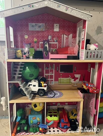 Большой кукольный домик деревянный