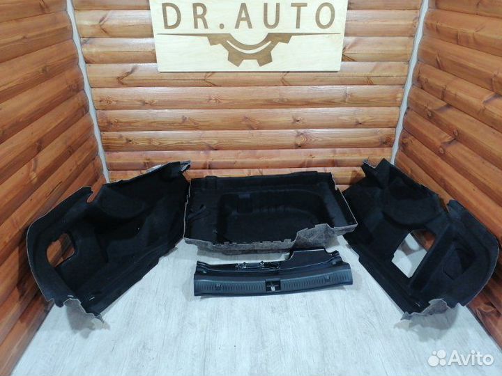 Обшивка багажника Mercedes W213 2.0D 2017