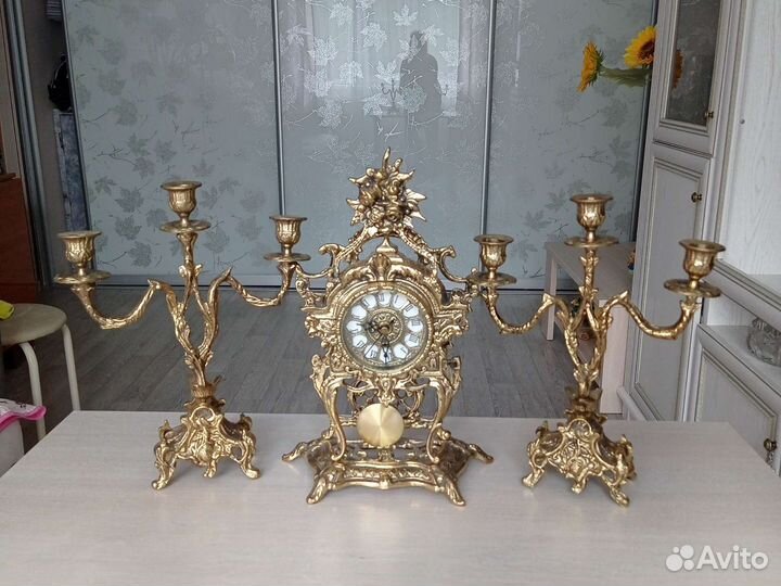 Часы каминные бронза, подсвечники