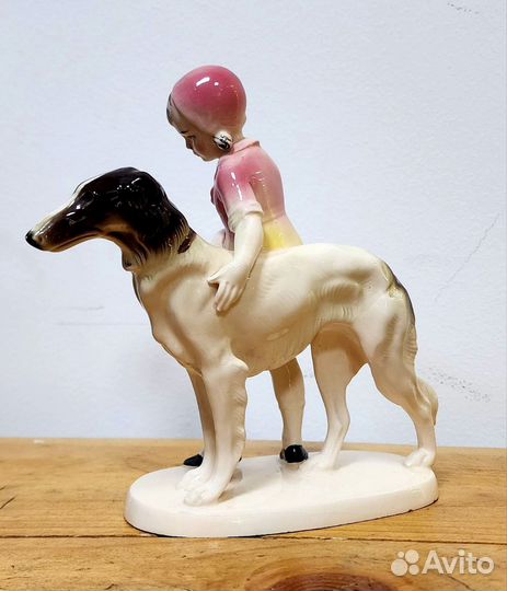 Статуэтка девочка с собакой ГДР 1970Е годы