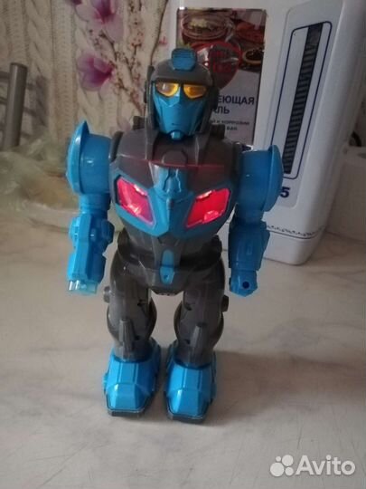 Детские музыкальные игрушки и бизиборд