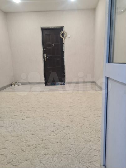 Комната 13 м² в > 9-к., 2/4 эт.