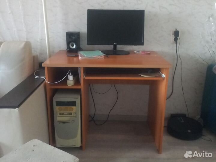 Стол письменный,компьютерный