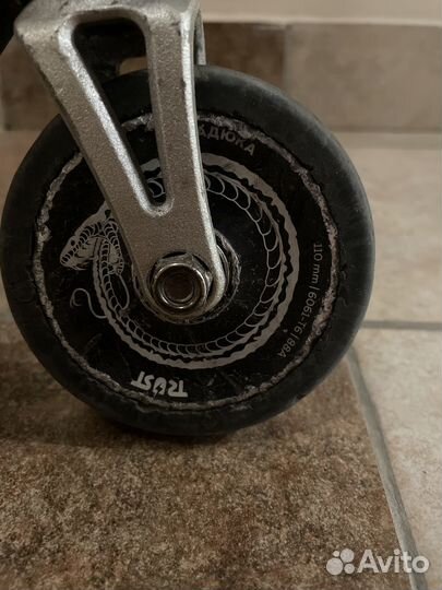 Трюкавой самокат стрит