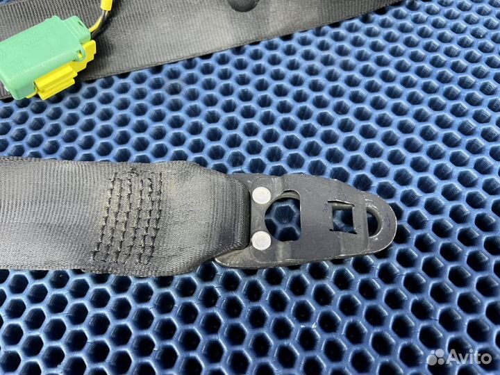 Ремень безопасности с пиропатроном Volkswagen Tou