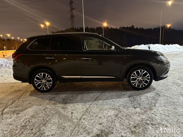 Mitsubishi Outlander 3.0 AT, 2017, 159 000 км