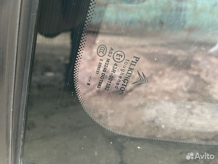 Стекло глухое Ситроен С 4 правое