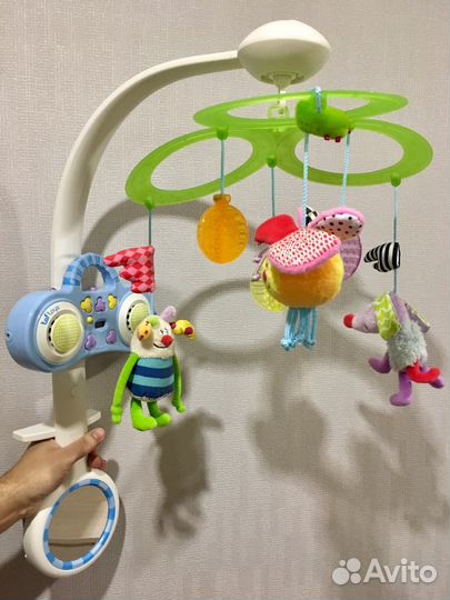 Музыкальный мобиль на кроватку