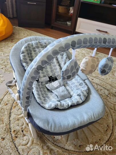 Шезлонг для новорожденных