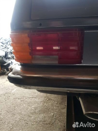 Мерседес Бенц W115, Фонари задние