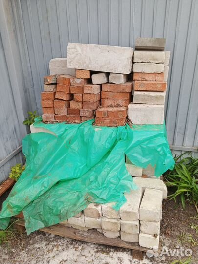 Кирпич отдам