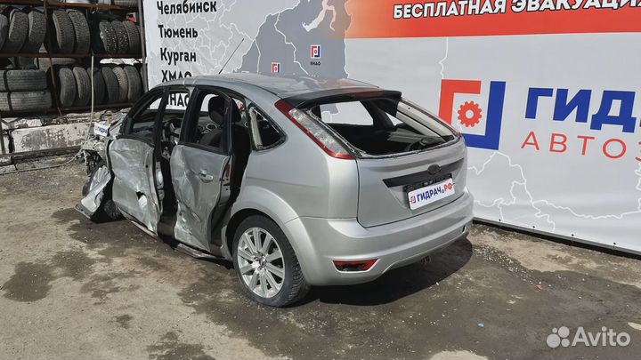 Рамка магнитолы Ford Focus 2 1539347