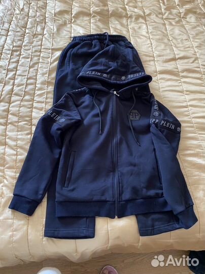 Костюмы на мальчика 11/12лет2шт за 1500