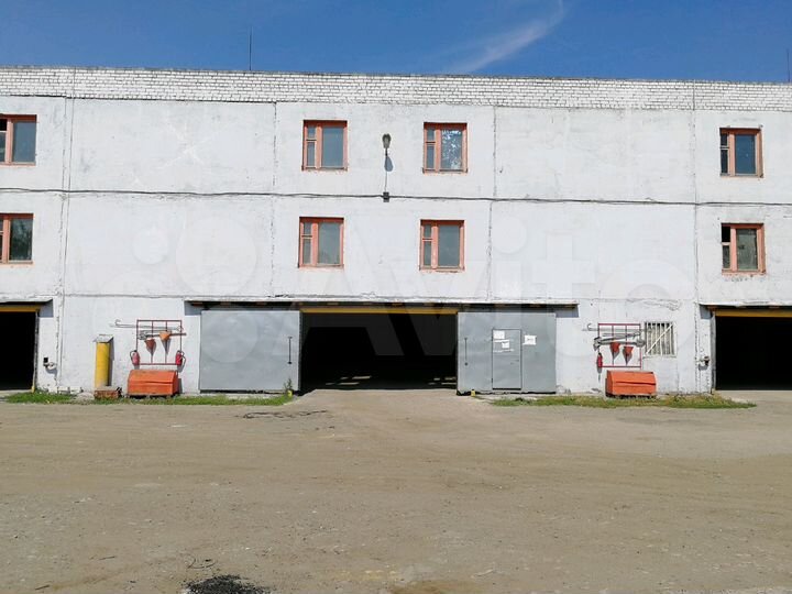 Гараж, > 30 м²