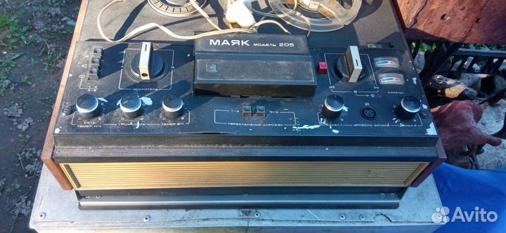 Проигрыватель akords stereo и Маяк 205