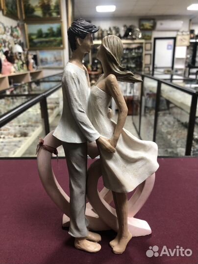 Статуэтка. Влюбленная пара. Встреча