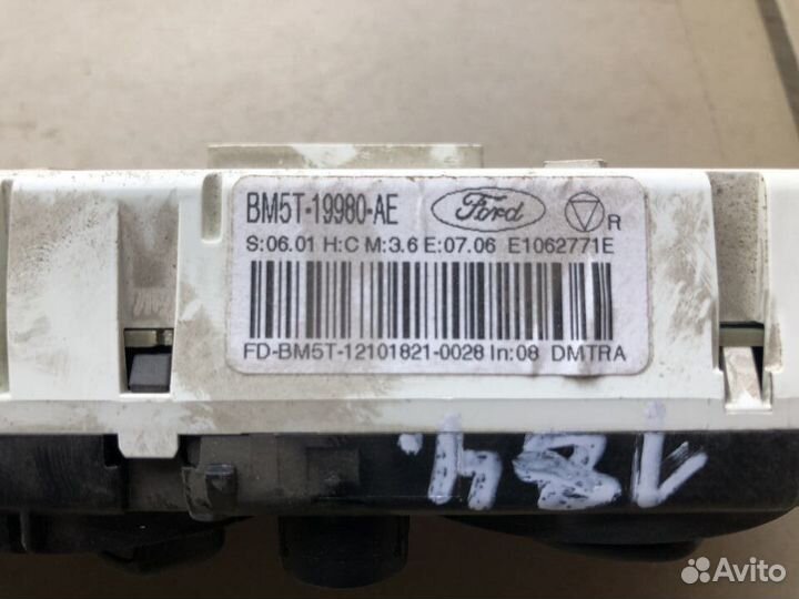 Блок управления отопителем Ford Focus 3 хэтчбек