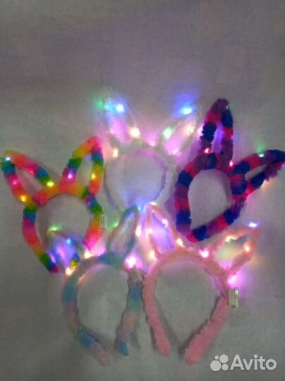 Ободок с ушками светится