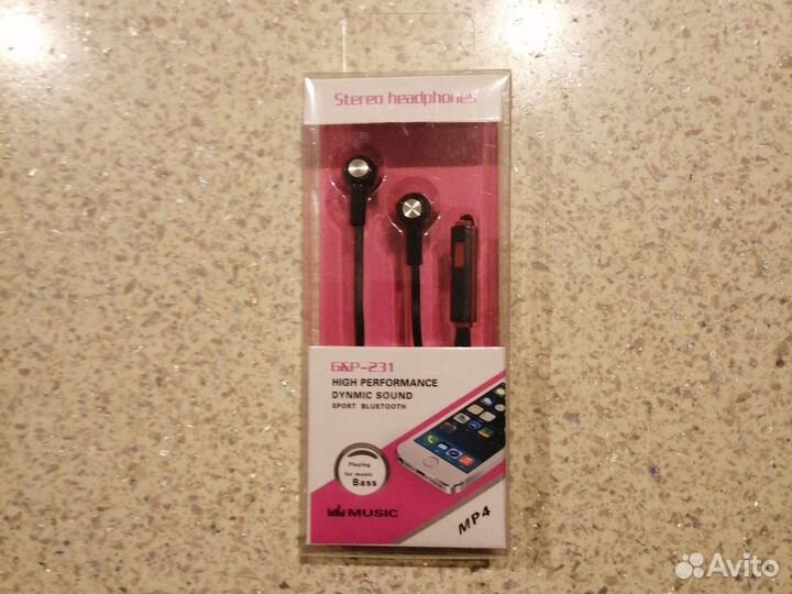 Проводные наушники с микрофоном