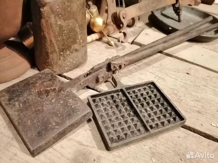 Старинная вафельница
