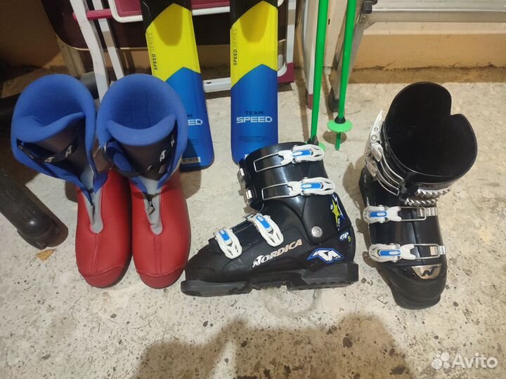 Горнолыжные ботинки и лыжи в комплекте детские