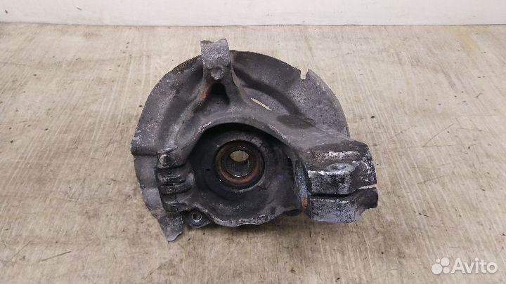 Кулак поворотный левый Land Rover / Discovery Spor